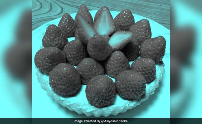 This Strawberry Optical Illusion Will Blow Your Mind (Picture)