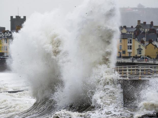Storm ALERT: 70mph winds to hit parts of the UK