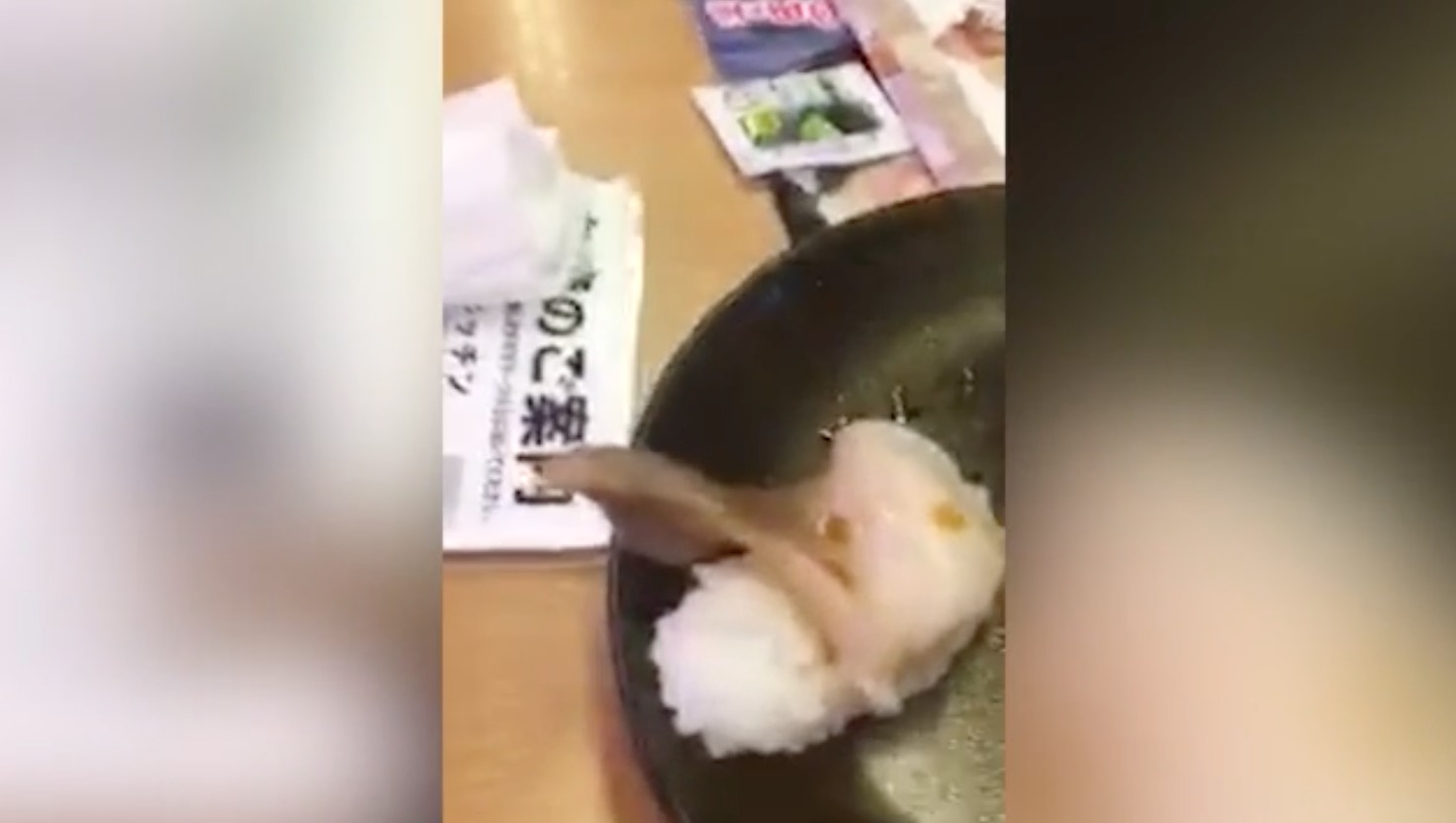 Sushi 'comes alive and waves' on customer's plate (Watch)