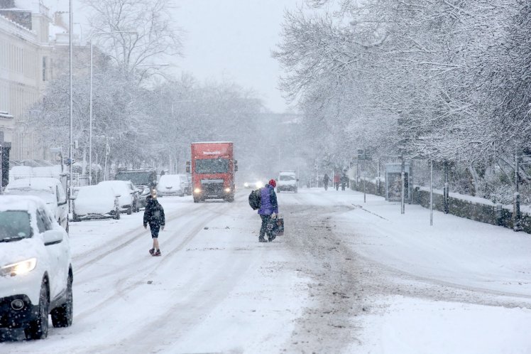 UK Snow Warnings: Cold snap to continue for the rest of the week