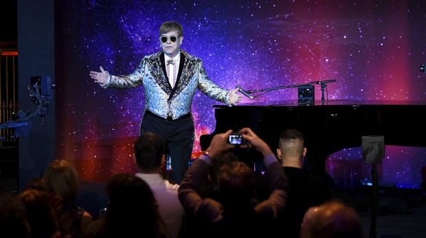 Elton John Latest: Singer Storms off Stage in Middle of Vegas Show