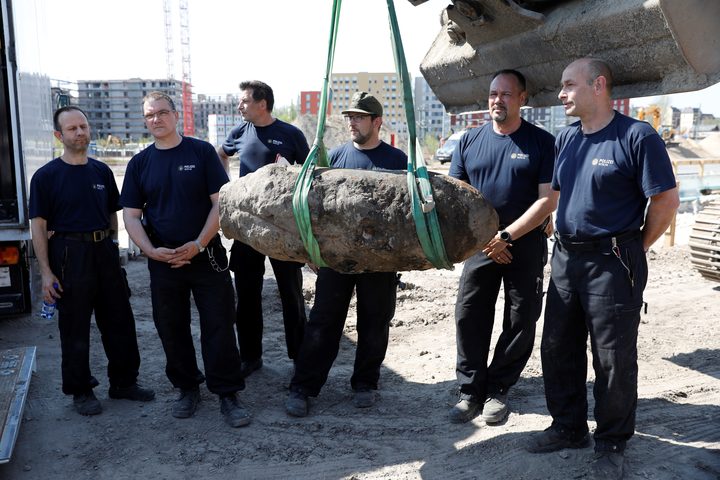 Berlin: WWII bomb forces mass evacuation