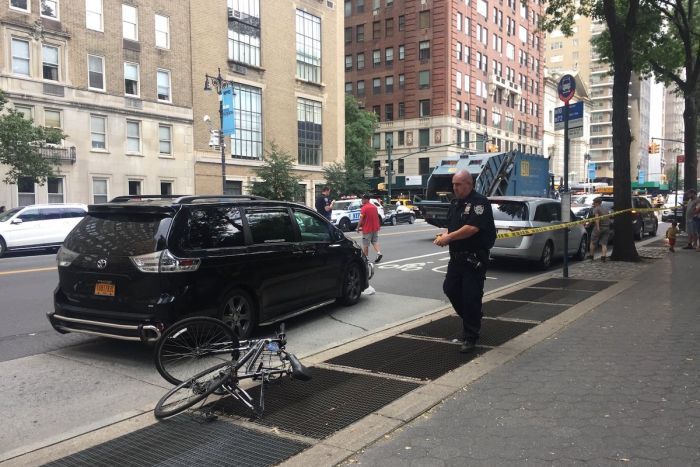 Australian cyclist killed by garbage truck in New York (Police)