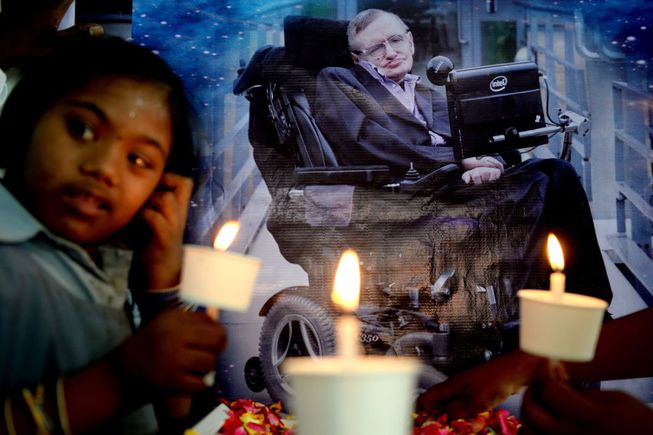 Stephen Hawking no god says physicist in final book, Report