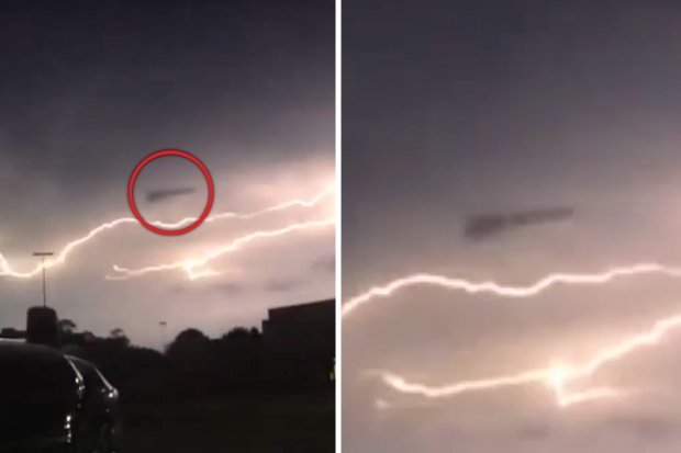 UFO filmed 'feeding on lightning' (Picture)
